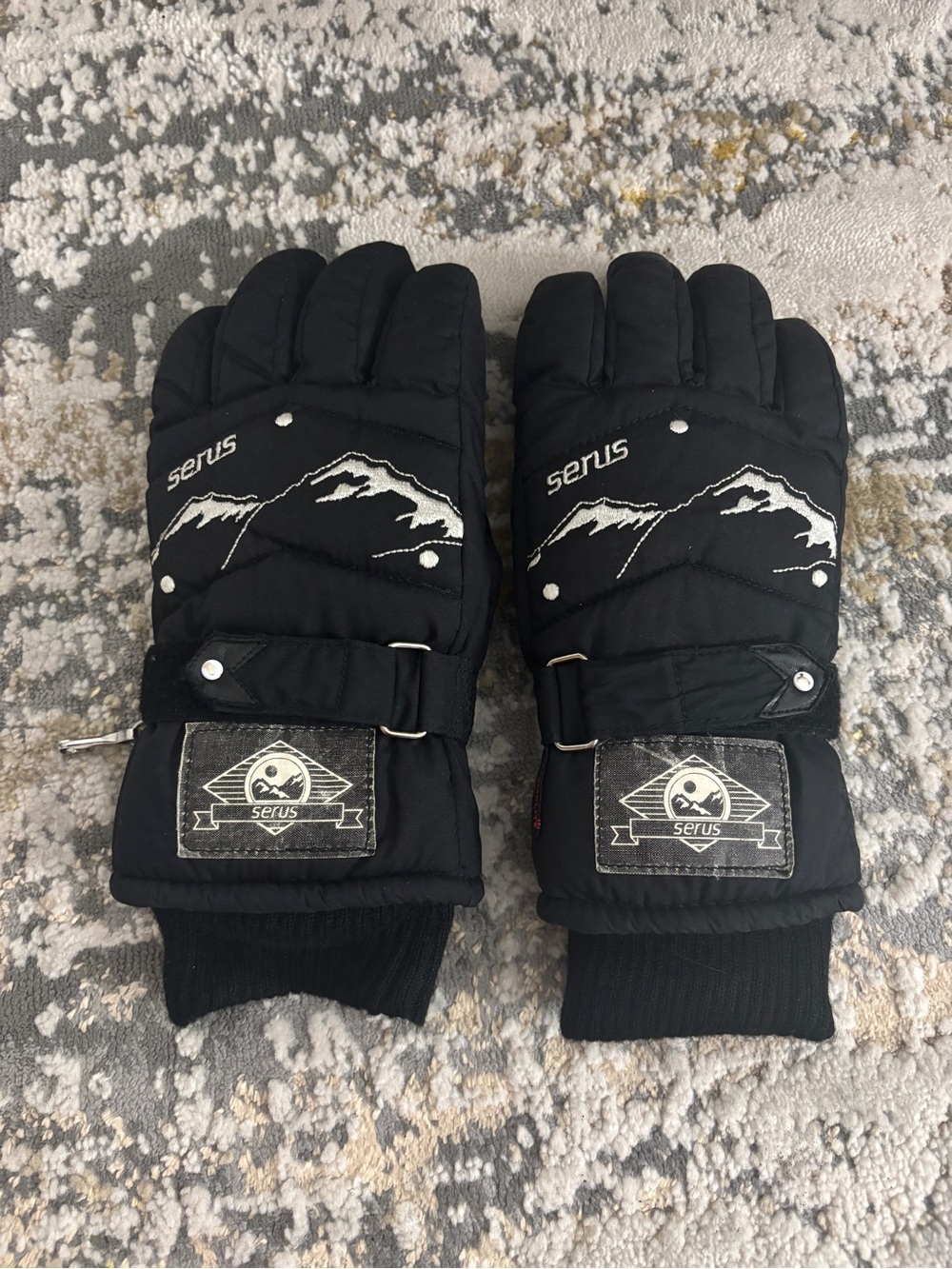 Serus Black Insulated Winter Ski Gloves Size Medium Leather Accent Palm Warm